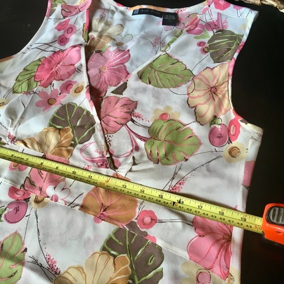 Casual Studio Top and Skirt set = "Dress" - Picture 9 of 11